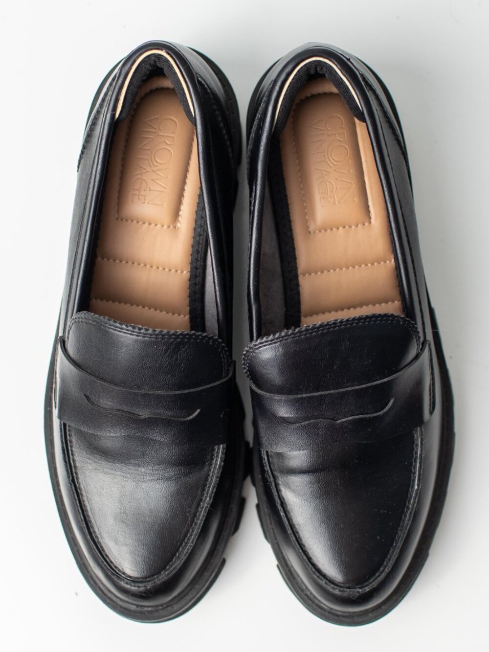Crown Vintage Women's Size 8 Black Faux Leather Slip-On Penny Loafers - Picture 2 of 7
